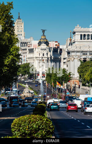 Calle de Alcalá mit Metropolis Gebäude im Hintergrund, Madrid, Comunidad de Madrid, Spanien Stockfoto