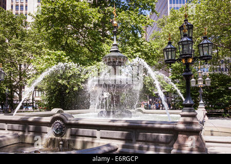 Wasser-Brunnen in City Hall Park, Manhattan, New York City, New York, USA Stockfoto