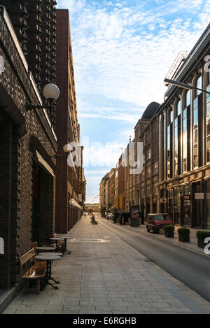 HAMBURG, Deutschland - 20. Juli 2014: Am frühen Sonntagmorgen in der ruhigen Straße Grosse Bleichen Innenstadt auf 20. Juli 2014 in Hamburg, Stockfoto