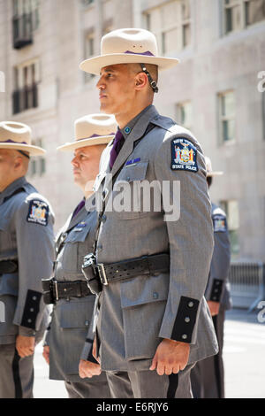 New York State Police Trooper, Manhattan, New York City, New York, USA Stockfoto