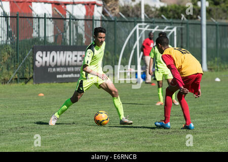 Stürmer und Verteidiger, Fußballspiel der u 15 Jugendmannschaften, Cape Town, Südafrika Stockfoto