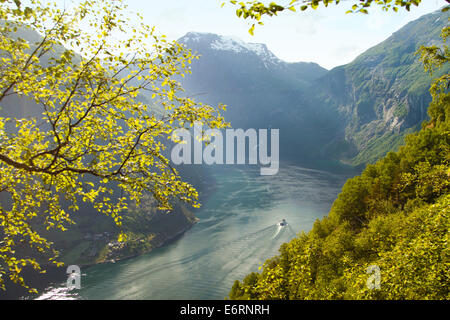 Geiranger Herbst. malerische Landschaften der nördlichen norwegischen Fjorde. Stockfoto