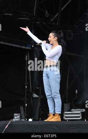 Fusion Festival, Birmingham, UK, Samstag, 30. August 2014, M.O führen ihre Reihe beim Fusion Festival im Cofton Park in Birmingham Credit: Kelly Rann/Alamy Live News Stockfoto