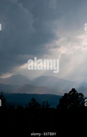 Ein Blick auf die Vulkanlandschaft des Paricutín Nationalparks, Vulkane und Regen Stockfoto