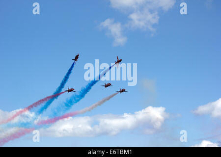 Lesen Sie Pfeile Display team Stockfoto