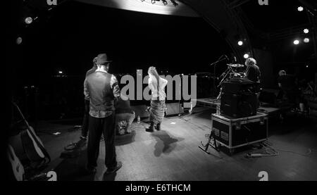 Wallingford, Oxford, UK. 30. August 2014. ein Überblick über die wichtigsten backstage-Bereich stage am Bunkfest eine kostenlose dich Tag-Musik-Festival. Bildnachweis: Stuart Emmerson/Alamy Live-Nachrichten Stockfoto