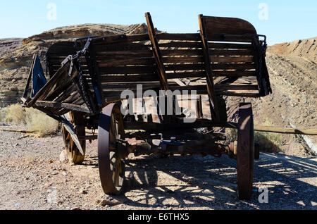 Alten westlichen Wagen erschossen die Calico Ghost Town, Yermo, Kalifornien, Teil des San Bernardino County Regional Parks System. Stockfoto