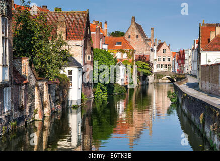 Landschaft mit Wasser Kanal in Brügge, haben Nizza des Nordens', Stadtbild von Flandern, Belgien Stockfoto