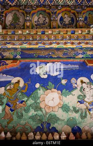 Ost Bhutan, Trashi Yangtse Chorten Kora, buddhistische Wandmalereien Stockfoto