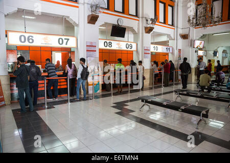 Yogyakarta, Java, Indonesien.  Lobby der Hauptpost. Stockfoto