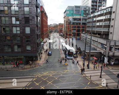 Die Kreuzung der High Street und Church Street im Stadtzentrum von Manchester, England Stockfoto