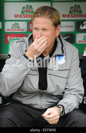 Bremen, Deutschland. 30. August 2014. Hoffenheim Trainer Markus Gisdol vor den deutschen Bundesliga-Fußballspiel zwischen Werder Bremen und 1899 Hoffenheim im Weserstadion in Bremen, Deutschland, 30. August 2014. Foto: Carmen Jaspersen/Dpa/Alamy Live News Stockfoto