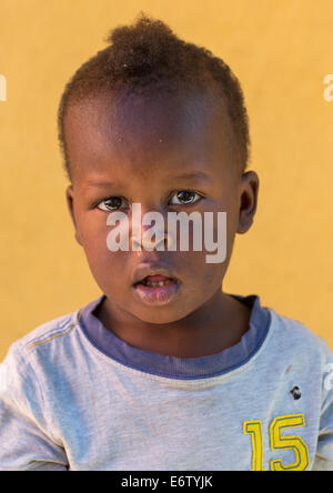 Mingi Baby gerettet, im Omo-Kind-Stiftung, Jinka, Omo-Tal, Äthiopien Stockfoto