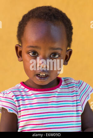 Mingi Baby gerettet, im Omo-Kind-Stiftung, Jinka, Omo-Tal, Äthiopien Stockfoto