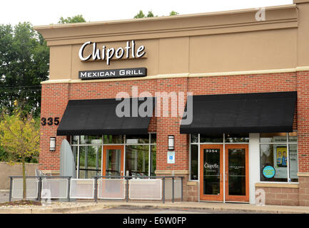 ANN ARBOR, MI - 24 AUGUST: Chipotle Mexican Grill in Ann Arbor auf 24. August 2014. Chipotle hat 1680 Filialen in den Vereinigten Staaten Stockfoto