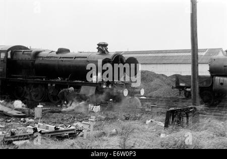 ex-british Railway Dampflokomotiven bei Woodhams Schrottplatz verschrottet Barry Insel Wales im Jahr 1974 Stockfoto