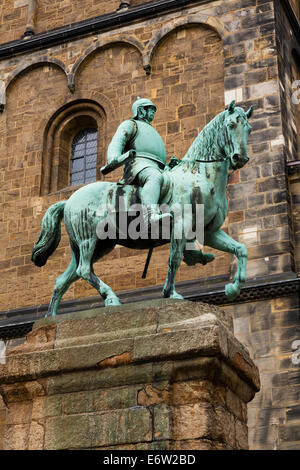 Statue des Otto Von Bismarck, außerhalb der Bremer Dom. Stockfoto