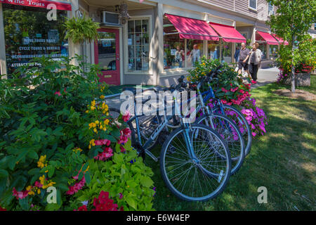 Fahrräder im Dorf von Niagara on the Lake am Niagara River in Ontario Kanada Stockfoto