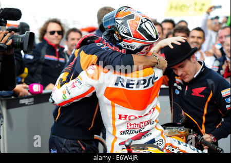 Silverstone im Vereinigten Königreich. 31. August 2014. MotoGP. Britisches großartiges Prix. Marc Marquez (Repsol Honda) nach dem Rennen, die er gewann. Bildnachweis: Aktion Plus Sport/Alamy Live-Nachrichten Stockfoto