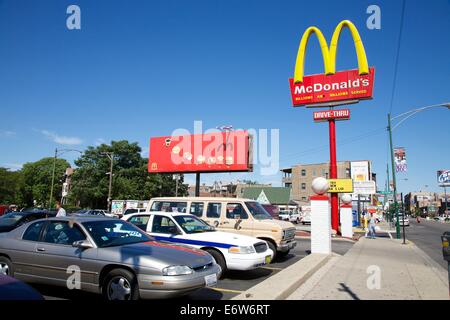 McDonald's Plakat soll wie eine Sonnenuhr. Chicago, 2006 Stockfoto