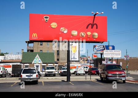 McDonald's Plakat soll wie eine Sonnenuhr. Chicago, 2006 Stockfoto