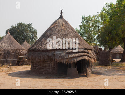 Anuak Stamm urige Hütte, Gambela, Äthiopien Stockfoto