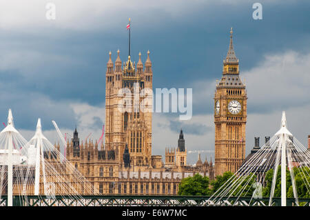 Der Palace of Westminster mit Big Ben gesehen über die Westminster Bridge, London Stockfoto
