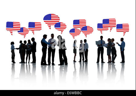 Gruppe von Geschäftsleuten sprechen und diskutieren über Nordamerika Stockfoto