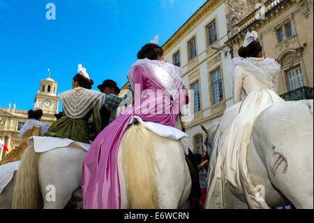 Europa, Frankreich, Bouches du Rhone, Arles. Kostüm-Tages-Festival. Amazon. Stockfoto