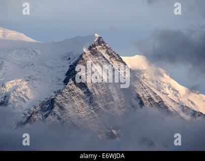 Abendlicht am Aiguille de Gouter von Le Charlanon, Chamonix, Frankreich Stockfoto