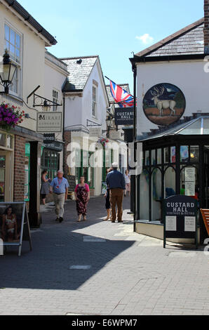 England Dorset Dorchester Antilope Spaziergang eine freie Verkehrsfläche von kleinen Läden und Restaurants zwischen South Street und Trinity Stre Stockfoto