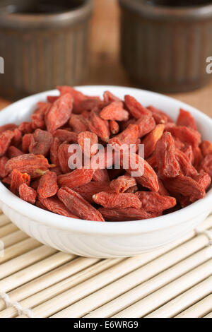 Goji-Beeren oder Wolf Beeren sind rote Frucht aus China Stockfoto