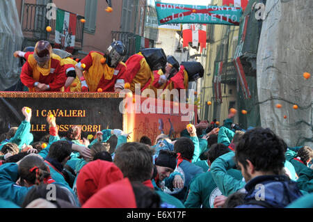 Schlacht von Orangen, Carneval in Ivrea, Piemont, Italien Stockfoto