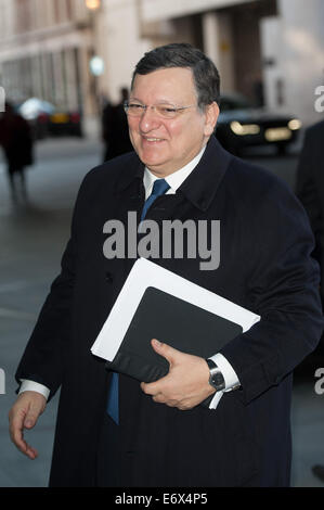 Politiker kommen für die Andrew Marr Show im BBC Television Centre statt.  Mitwirkende: José Manuel Barroso Where: London, Vereinigtes Königreich bei: 16. Februar 2014 Stockfoto