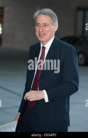 Politiker kommen für die Andrew Marr Show im BBC Television Centre statt.  Mitwirkende: Philip Hammond wo: London, Vereinigtes Königreich bei: 16. Februar 2014 Stockfoto