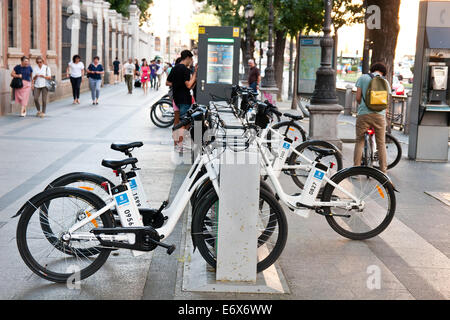 Bicimad öffentliche Bike-sharing-System, Parkplatz, Madrid Stockfoto