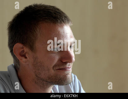 Prag, Tschechische Republik. 1. September 2014. Ondrej Synek, spricht Tschechisch Goldmedaillengewinner von World Rowing Meisterschaft 2014 in Amsterdam während einer Pressekonferenz in Prag, Tschechische Republik, am Montag, 1. September 2014. Bildnachweis: Michal Krumphanzl/CTK Foto/Alamy Live-Nachrichten Stockfoto