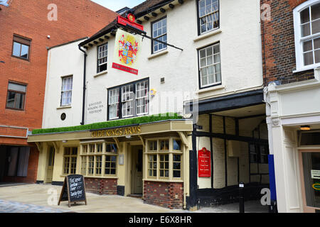 16. Jahrhundert Olde Kings Arms Hotel, High Street, Old Town, Hemel Hempstead, Hertfordshire, England, Vereinigtes Königreich Stockfoto