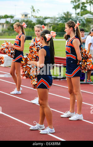 Weibliche Junior Varsity High School Cheerleader Stockfoto