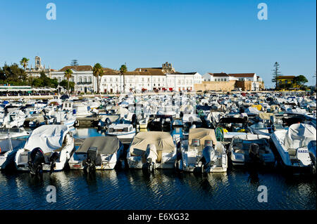 Hafen und Altstadt am Faro Algarve Portugal. Stockfoto