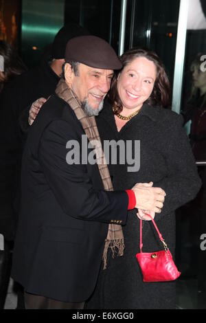 New Yorker Premiere von The Grand Hotel in Budapest in der Alice Tully Saal - draußen Ankünfte mit: F. Murray Abraham, Jamili Abraham Where: New York City, New York, USA bei: 26. Februar 2014 Stockfoto