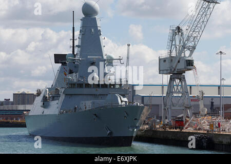 HMS Dauntless D33 Type 45 Daring-Klasse Luft Verteidigung Zerstörer königliche Marine dockt Portsmouth gb uk Stockfoto