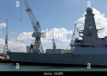 HMS Duncan D37 Type 45 Daring-Klasse Luft Verteidigung Zerstörer königliche Marine dockt Portsmouth gb uk Stockfoto