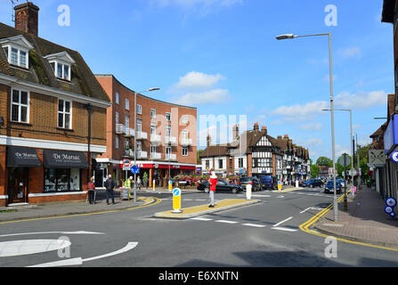 Die Autobahn, Station Road, Beaconsfield, Buckinghamshire, England, Vereinigtes Königreich Stockfoto