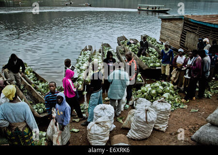 Markttag am Lake Bunyonyi, Uganda, Afrika Stockfoto