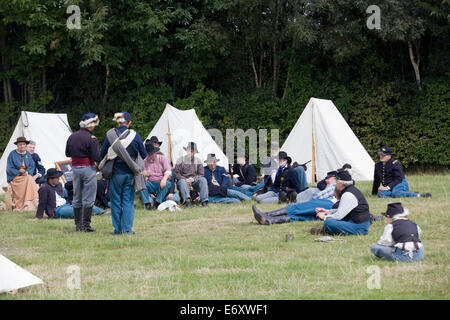 Unionssoldaten auf dem Schlachtfeld von American Civil War reenactment Stockfoto