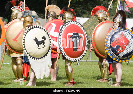 Antiken griechischen Soldaten für den Kampf vorzubereiten Stockfoto