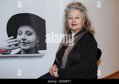 Hanna Schygulla präsentieren ihre Autobiografie 'Wach Auf Und Traeume' im Literaturhaus München mit: Hanna Schygulla Where: München, Deutschland: 27. Februar 2014 Stockfoto