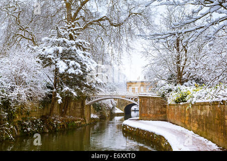 Winter-Blick von der Kennet und Avon Kanal in Sydney Gardens, Bath, England, UK Stockfoto