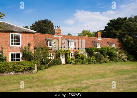 Hübsche Hütten im Dorf, Orford, Suffolk, England, UK. Stockfoto